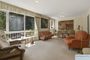 Living room- click for photo gallery